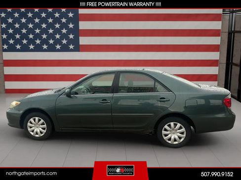 Used 2005 Toyota Camry XLE image 8