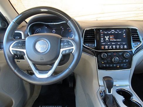 Used 2020 Jeep Grand Cherokee Overland w/ Interior Metal Package AWD/4WD image 18