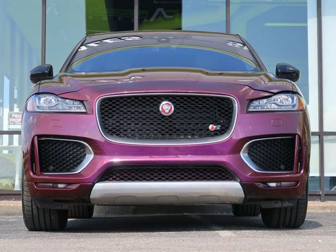 Used 2020 Jaguar F-PACE S image 3