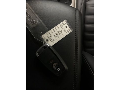 Used 2024 Ford Edge SEL image 33