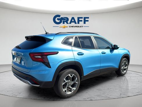 Used 2025 Chevrolet Trax LT w/ Driver Confidence Package FWD image 15