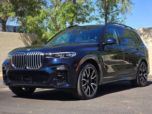 Used 2019 BMW X7 xDrive50i w/ M Sport Package AWD/4WD image 5