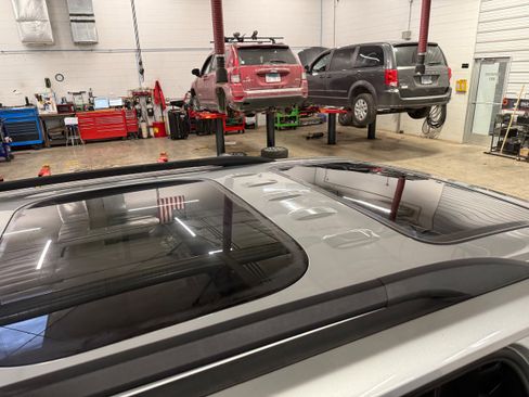Used 2022 Chevrolet Traverse LT w/ LT Premium Package AWD/4WD image 16