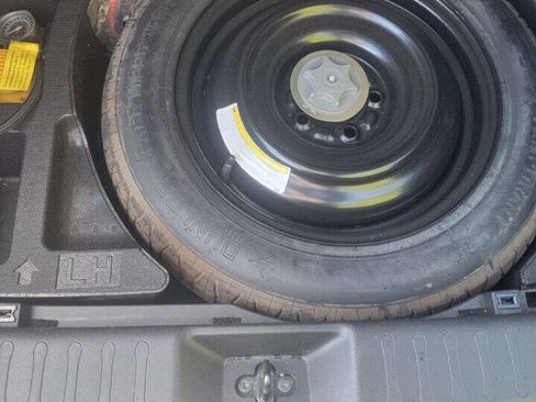 Used 2013 Nissan Juke SL image 19