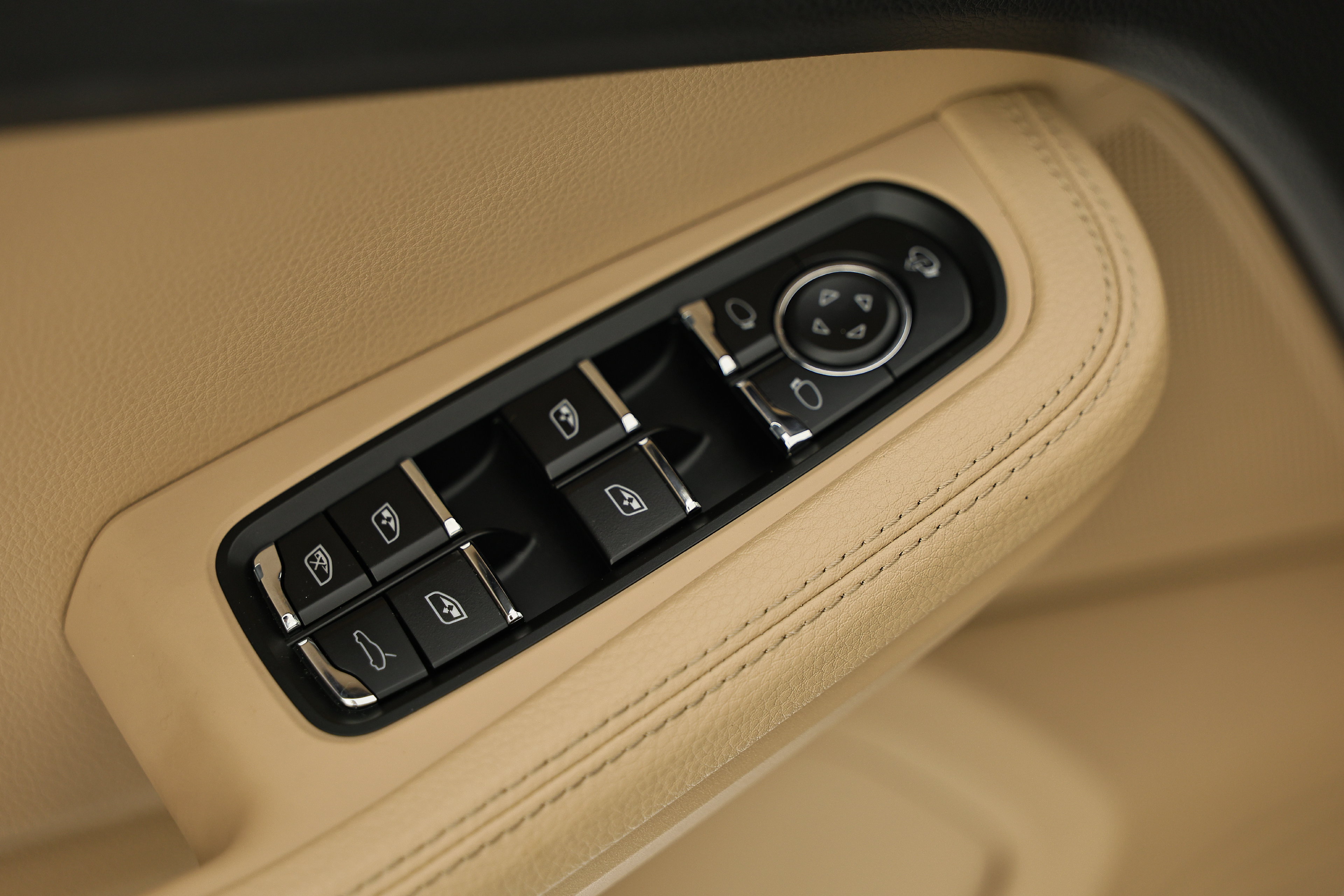 Certified 2026 Porsche Macan AWD/4WD image 21