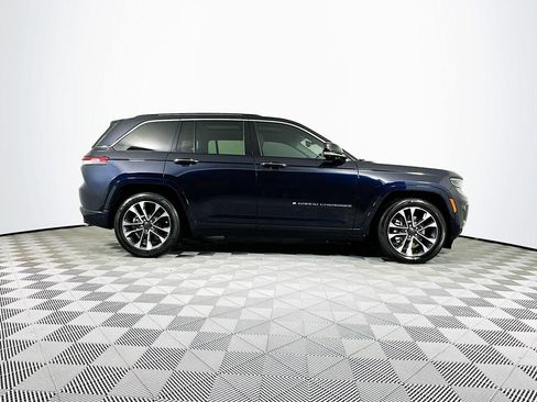 Used 2022 Jeep Grand Cherokee Overland w/ Advanced Protech Group III image 8