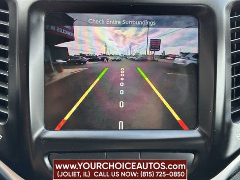 Used 2017 Jeep Cherokee Trailhawk w/ Cold Weather Group image 41