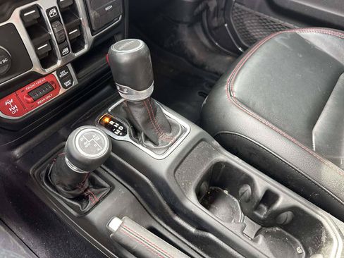 Used 2021 Jeep Gladiator Rubicon AWD/4WD image 26
