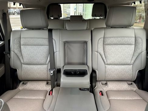 Used 2023 Toyota Sequoia Limited image 22