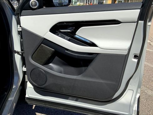 Used 2026 Land Rover Range Rover Evoque S image 20