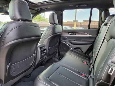 Used 2024 Jeep Grand Cherokee Limited 4xe AWD/4WD image 18