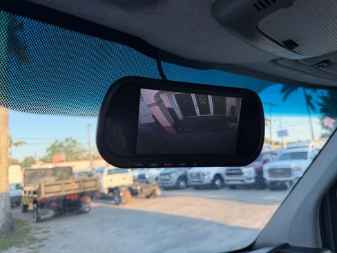 Used 2018 Mercedes-Benz Sprinter 2500 image 14