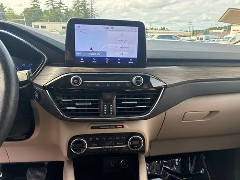 Used 2020 Ford Escape Titanium AWD/4WD image 13