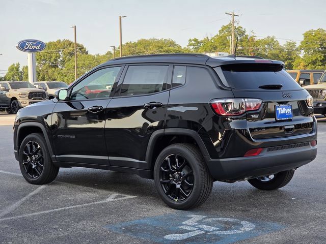 New 2026 Jeep Compass Latitude AWD/4WD image 4