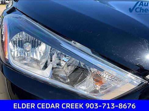 Used 2018 Nissan Kicks SV FWD image 30