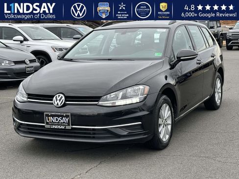Used 2018 Volkswagen Golf S image 3