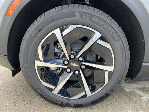 New 2026 Chevrolet Equinox EV LT image 31