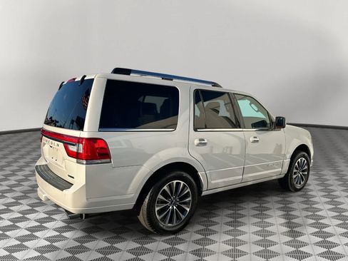 Used 2015 Lincoln Navigator 2WD image 3
