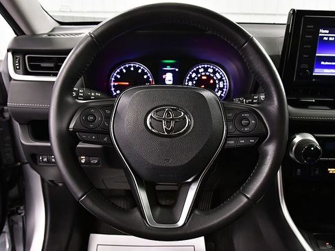 Used 2020 Toyota RAV4 XLE w/ Convenience Package image 18