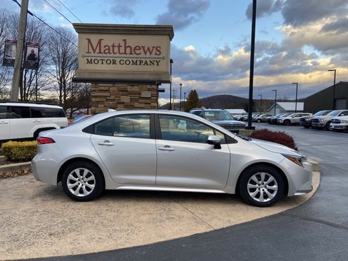 Used 2024 Toyota Corolla LE image 5