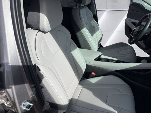 Certified 2024 Hyundai Elantra Limited image 14