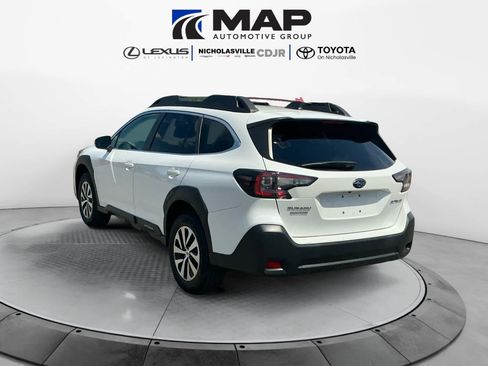 Used 2023 Subaru Outback Premium AWD/4WD image 3