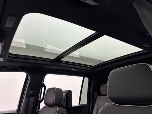 New 2026 GMC Yukon XL Elevation w/ Elevation Premium Package AWD/4WD image 5