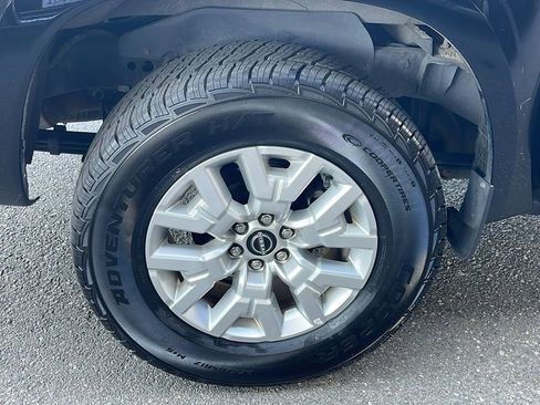 Used 2023 Nissan Frontier SV image 30