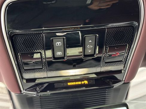 Used 2023 Land Rover Range Rover Autobiography image 22