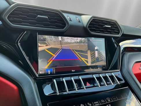 Used 2022 Lamborghini Urus AWD/4WD image 14
