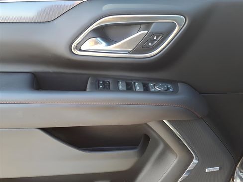 Used 2022 Chevrolet Suburban RST w/ Sport Performance Package image 18