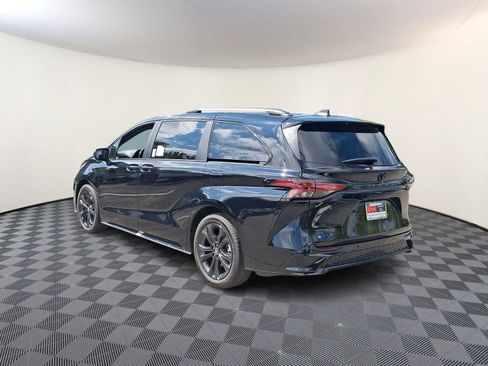 New 2026 Toyota Sienna Platinum AWD/4WD image 6