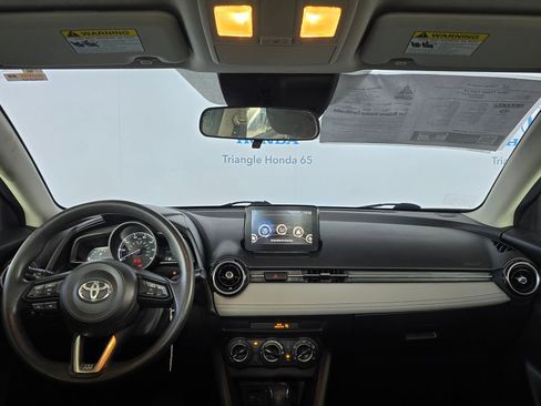 Used 2019 Toyota Yaris L FWD image 4
