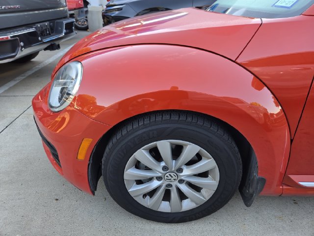 Used 2019 Volkswagen Beetle 2.0T S FWD image 7