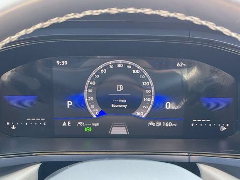 Used 2024 Volkswagen Taos SE FWD image 27