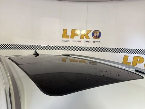 Used 2023 Volkswagen Taos SEL image 22