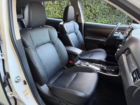 Used 2020 Mitsubishi Outlander SEL image 30