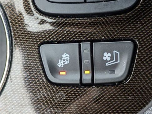 Used 2022 GMC Acadia AT4 w/ Technology Package image 29