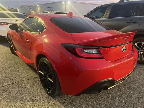 Used 2023 Toyota GR86 Premium image 6