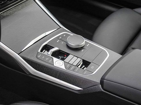 Used 2025 BMW 330i Sedan w/ Convenience Package image 19