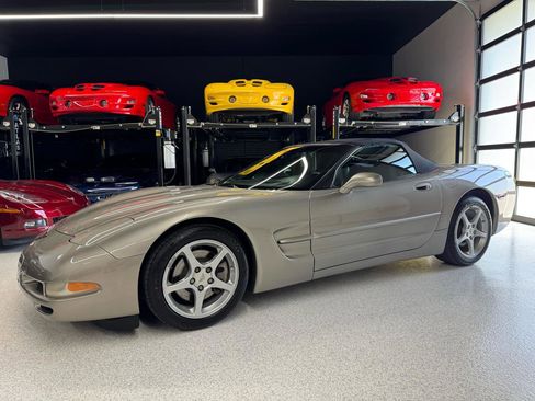 Used 2001 Chevrolet Corvette Convertible w/ Preferred Equipment Group2 RWD image 24