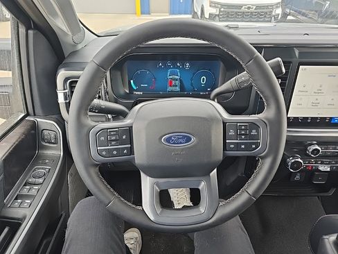 Used 2025 Ford F350 Lariat w/ Black Appearance Package image 15