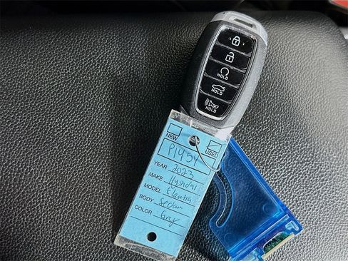 Used 2023 Hyundai Elantra SEL image 34