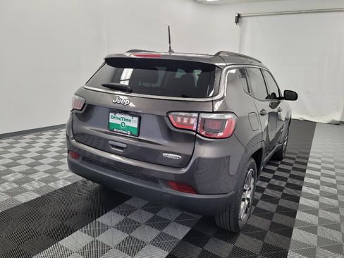 Used 2018 Jeep Compass Latitude FWD image 7