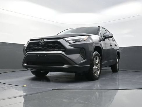 Used 2024 Toyota RAV4 XLE FWD image 33