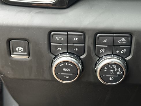 Used 2024 GMC Sierra 1500 Denali Ultimate AWD/4WD image 25