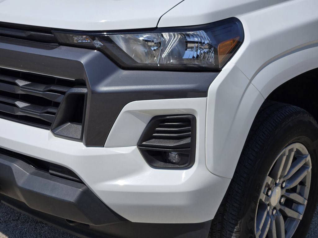 Used 2024 Chevrolet Colorado LT w/ LT Convenience Package II AWD/4WD image 9