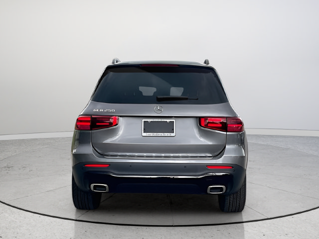 Used 2025 Mercedes-Benz GLB 250 image 4