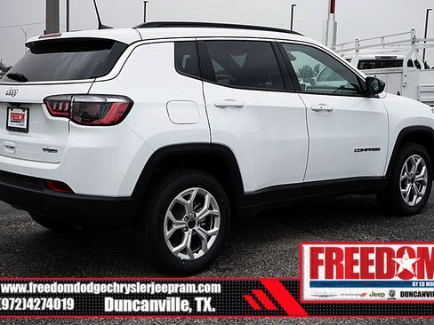 New 2025 Jeep Compass Latitude image 5