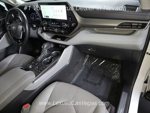 Used 2023 Toyota Highlander Limited AWD/4WD image 25